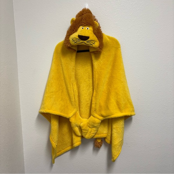 Other - Furry Lion Hooded Plush Robe Blanket Stuffed Paws Furry Tail OS Like New
